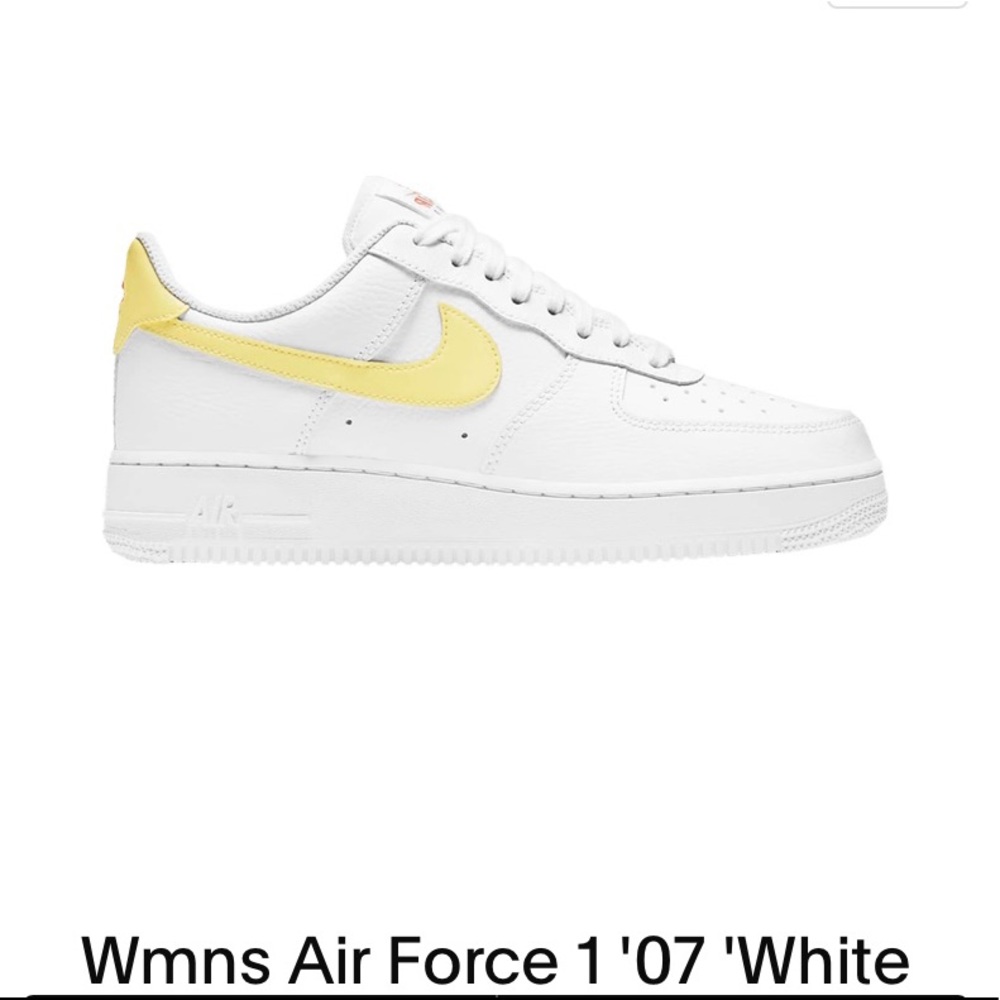 🔥 Wmns Air Force 1 '07 'White Light Citron'🔥 Size 9